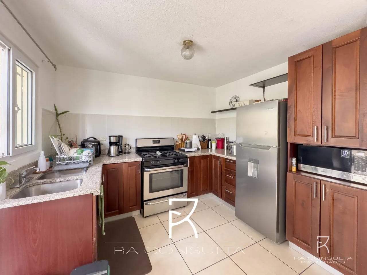 VENDO HERMOSA CASA EN JARDINES DE FIORENTINA, ZONA 21 — Casa en Venta en Zona 21, Guatemala, Ciudad — foto 2 de 6