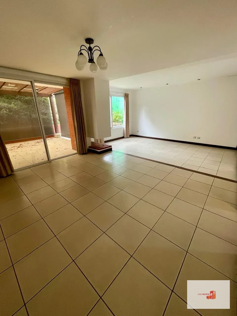 Casa de esquina con jardín - 4 Dormitorios - zona 16 — Casa en Venta en Ensenada de San Isidro, Zona 16, Guatemala, Ciudad — foto 11 de 14