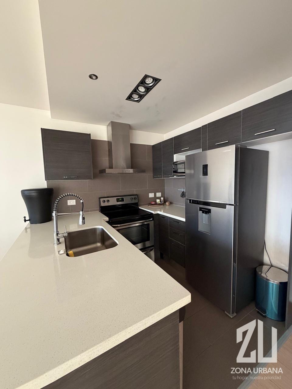 Apartamento en Renta Veinti4 Z10 — Apartamento en Alquiler en Veinti4, Zona 10, Guatemala, Ciudad — foto 3 de 14