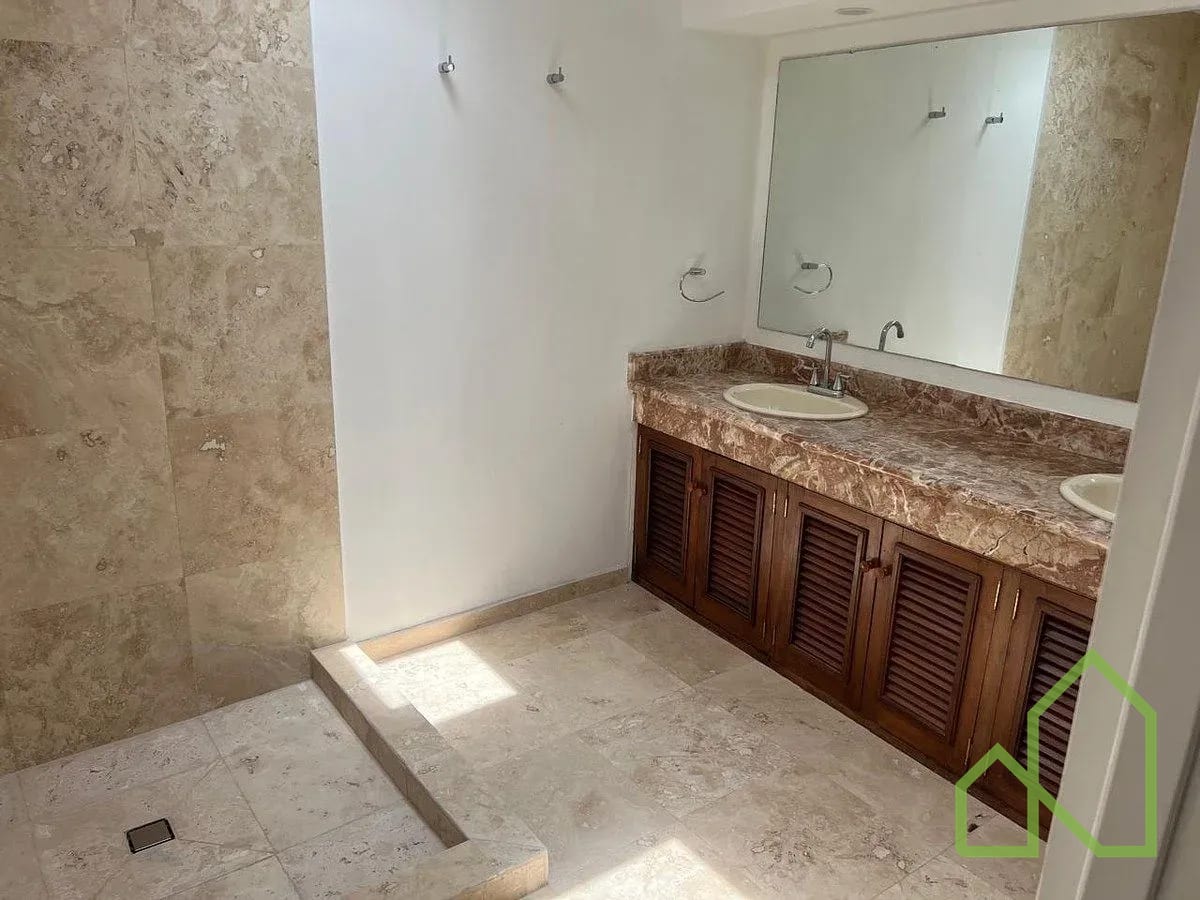 Casa en alquiler Vivienda / Oficina en área La Villa zona 14 — Casa en Alquiler en La Villa, Zona 14, Guatemala, Ciudad — foto 9 de 13