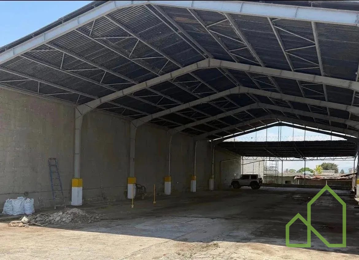 Galera en Alquiler 900m2 a una cuadra de Calzada Roosevelt — Bodega / Ofibodega en Alquiler en Zona 11, Guatemala, Ciudad — foto 2 de 4