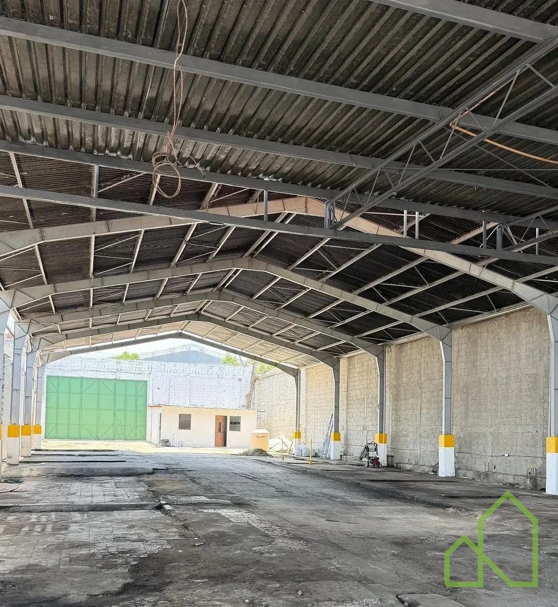Galera en Alquiler 900m2 a una cuadra de Calzada Roosevelt — Bodega / Ofibodega en Alquiler en Zona 11, Guatemala, Ciudad — foto 4 de 4