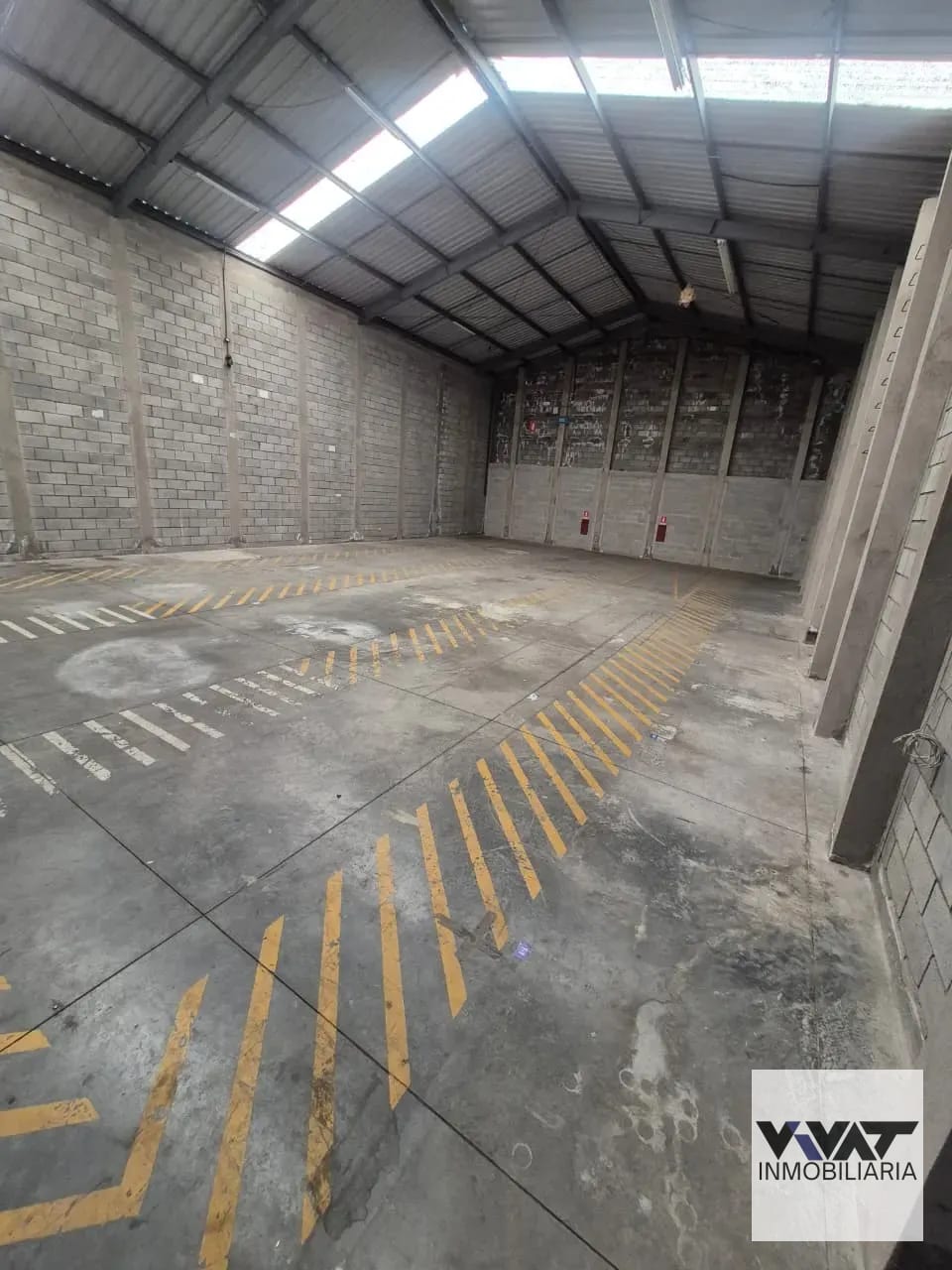 Ofibodega en Renta en San Sebastian, El Naranjo , zona 4 de Mixco — Bodega / Ofibodega en Alquiler en Condado Naranjo, Zona 4 Mixco, Guatemala, Ciudad — foto 1 de 11