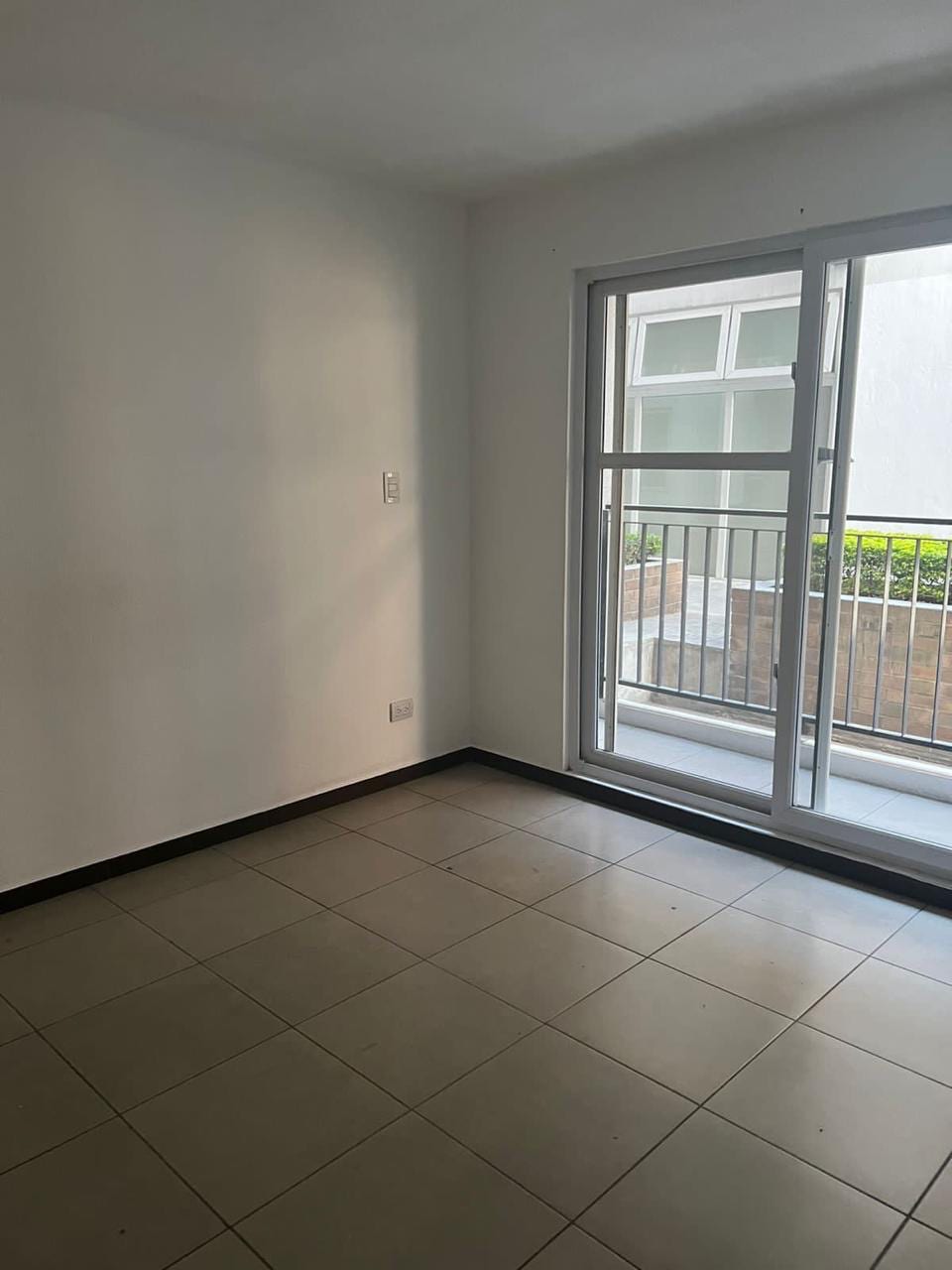 Apartamento Primer Nivel Parque 11 — Apartamento en Alquiler en Parque 11, Zona 11, Guatemala, Ciudad — foto 8 de 14