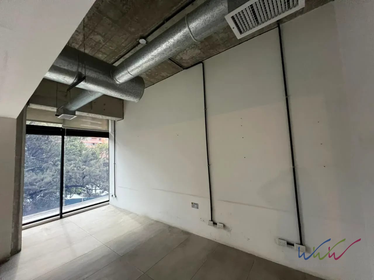 Vendo Oficina Edificio Design Center, zona 10 — Oficina en Venta en Design Center, Zona 10, Guatemala, Ciudad — foto 5 de 10