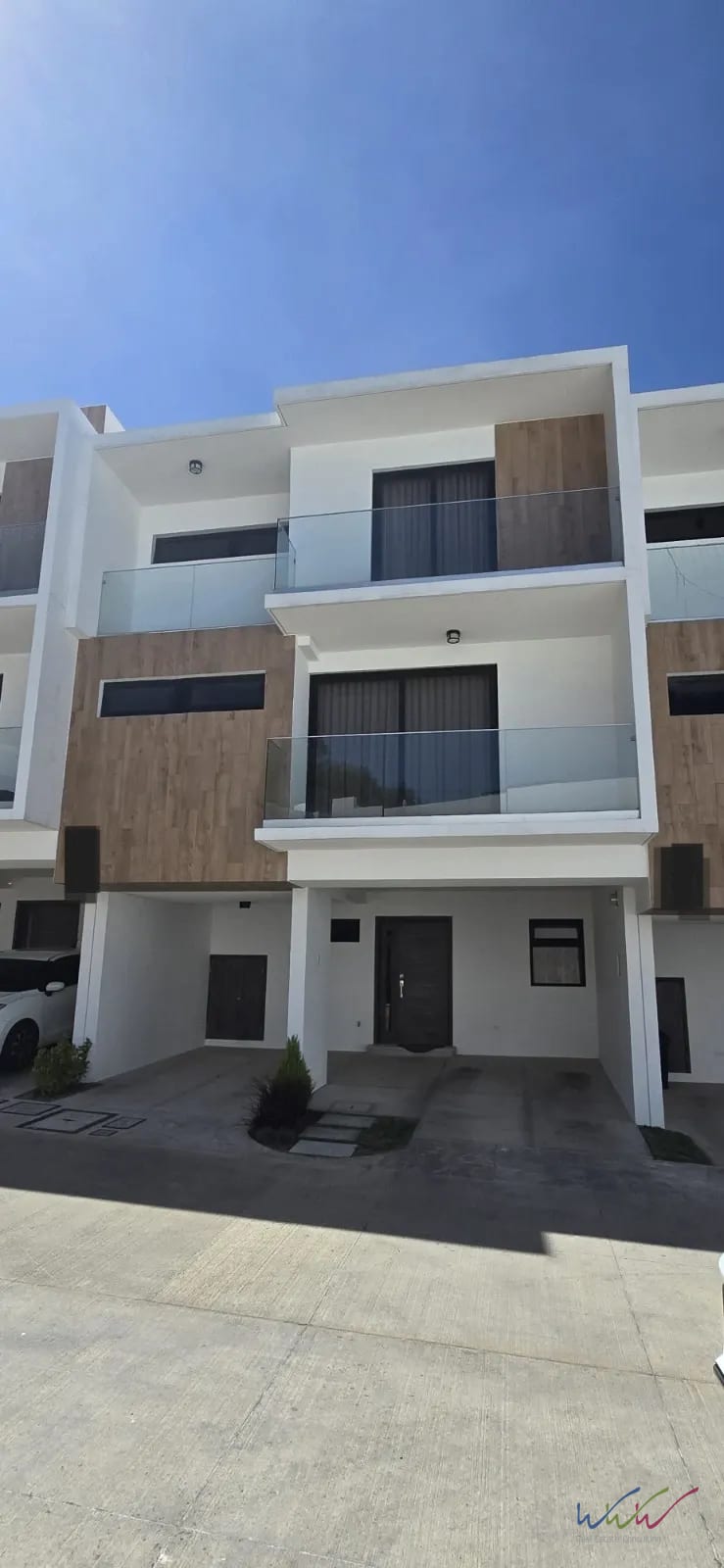 Vendo casa en El Nogal de San Isidro, Zona 16 — Casa en Venta en Zona 16, Guatemala, Ciudad — foto 1 de 14
