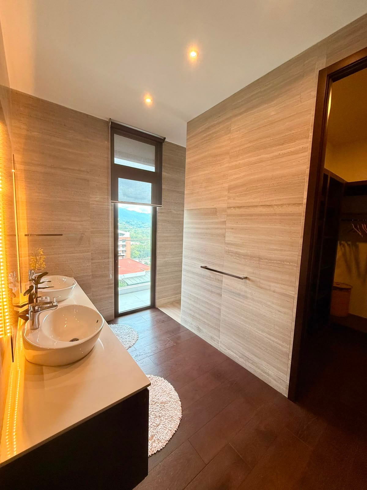 PENTHOUSE AMUEBLADO DE LUJO RENTA ZONA 14 — Apartamento en Alquiler en Zona 14, Guatemala, Ciudad — foto 6 de 17