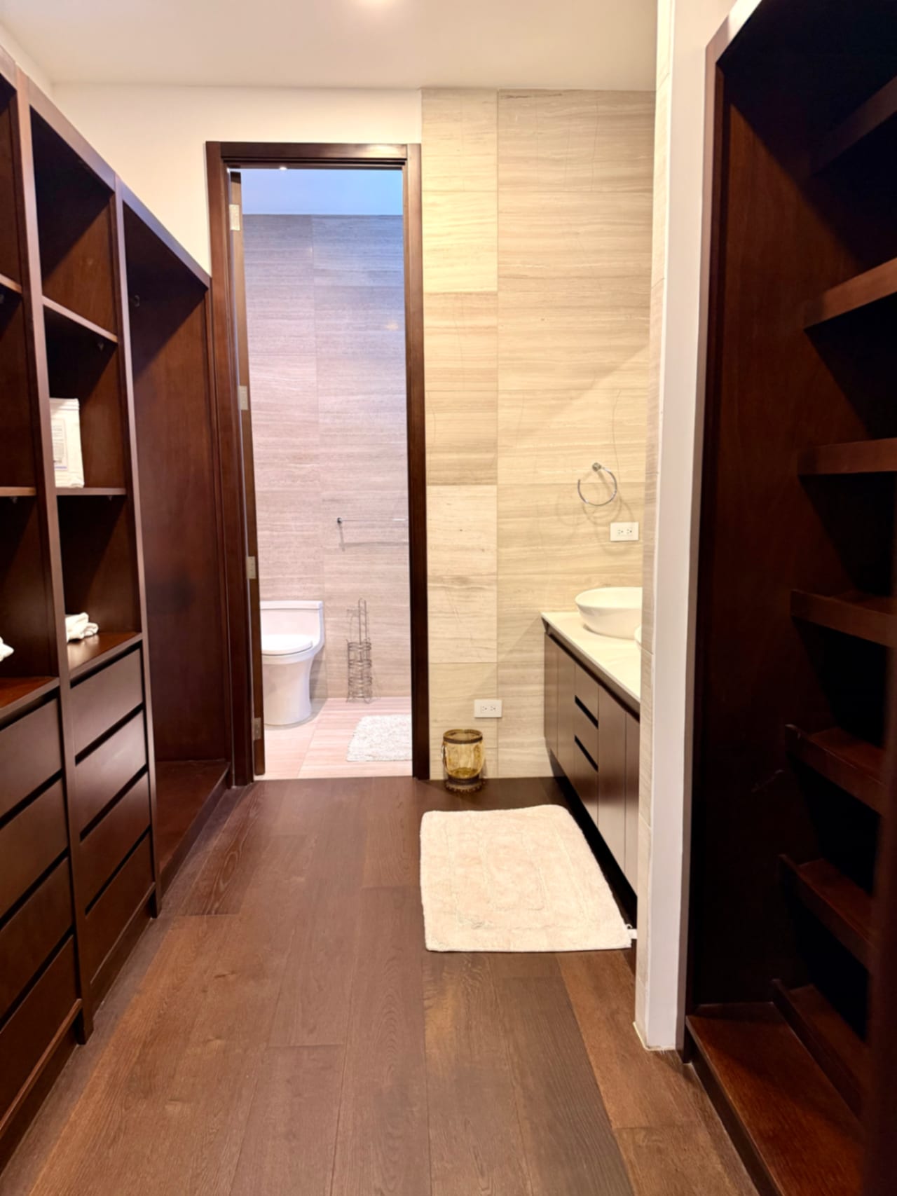 APARTAMENTO AMUEBLADO RENTA/VENTA ZONA 14 — Apartamento en Alquiler en Zona 14, Guatemala, Ciudad — foto 14 de 17