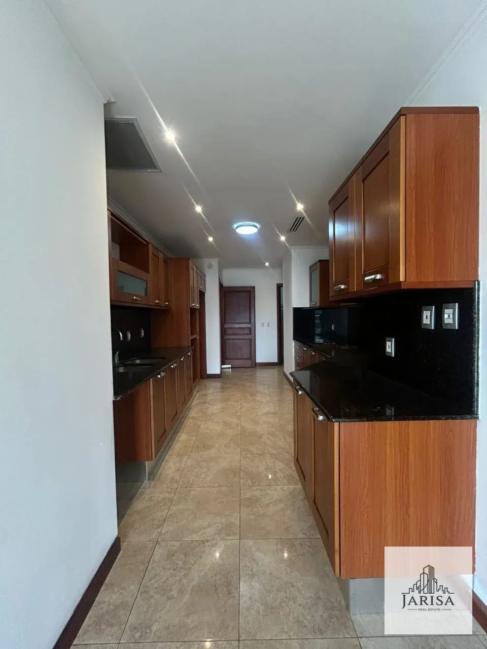 Amplio Apartamento Avenida Las Americas — Apartamento en Alquiler en Zona 14, Guatemala, Ciudad — foto 6 de 12