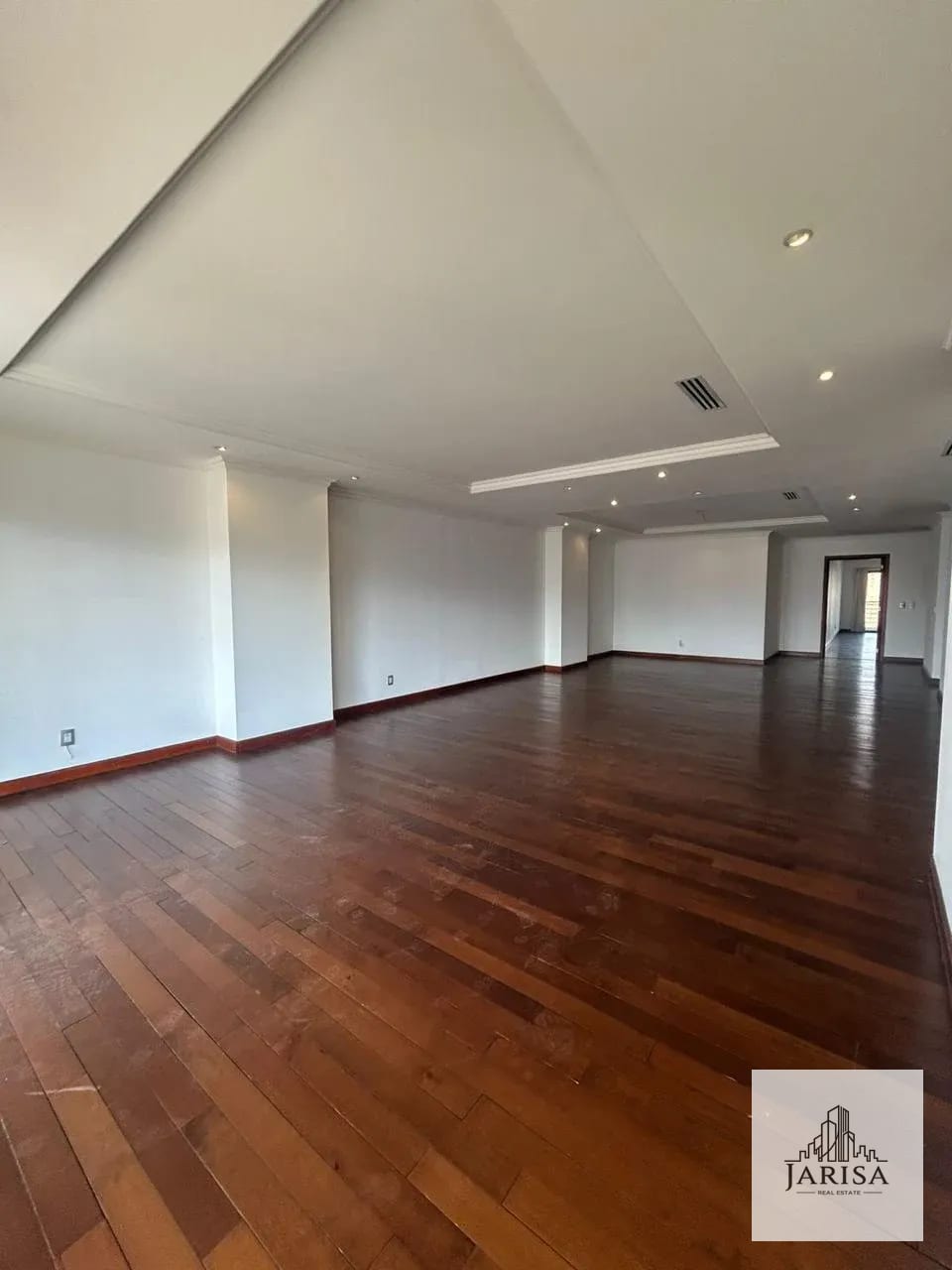 Amplio Apartamento Avenida Las Americas — Apartamento en Alquiler en Zona 14, Guatemala, Ciudad — foto 1 de 12
