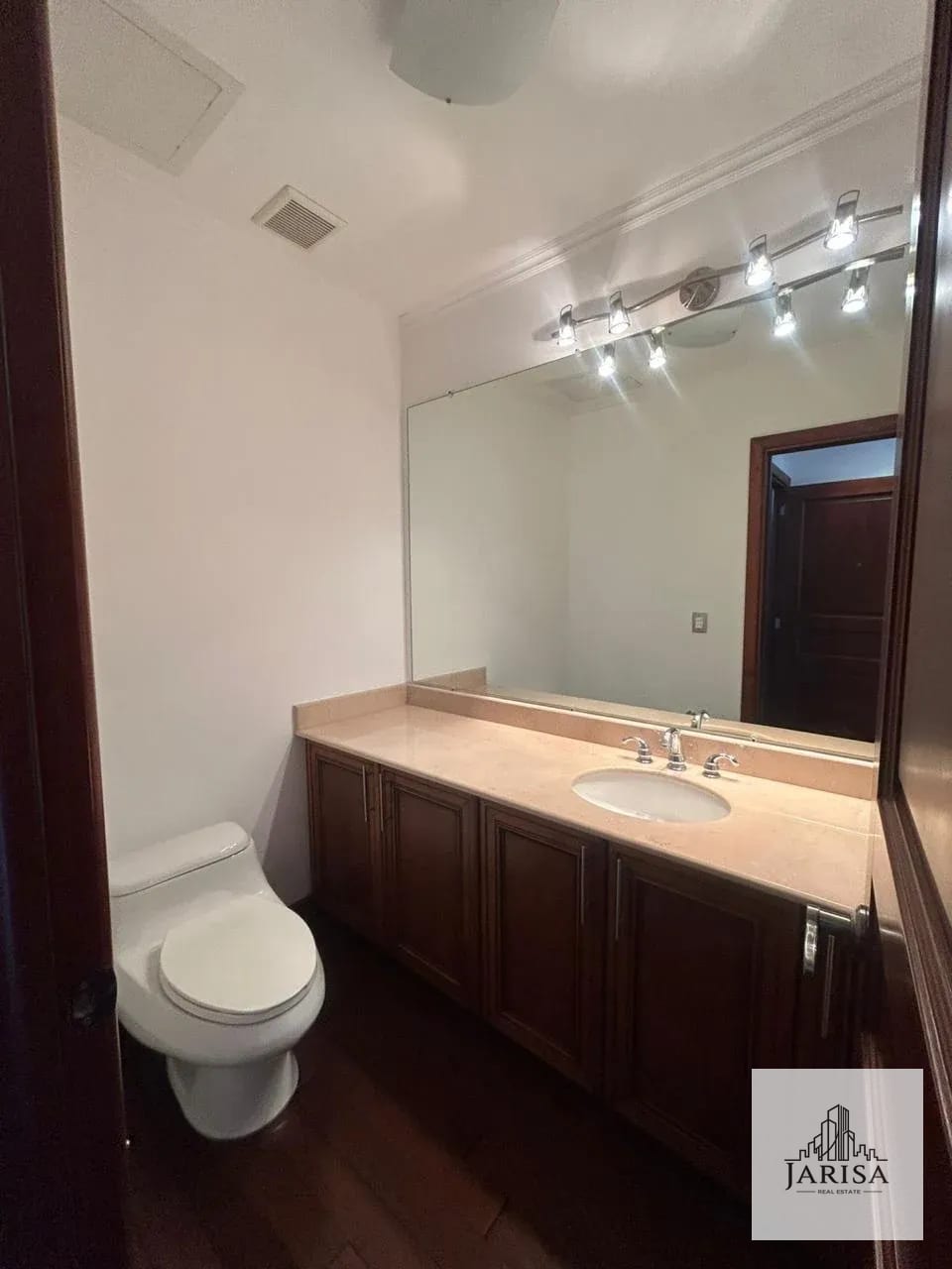 Amplio Apartamento Avenida Las Americas — Apartamento en Alquiler en Zona 14, Guatemala, Ciudad — foto 8 de 12
