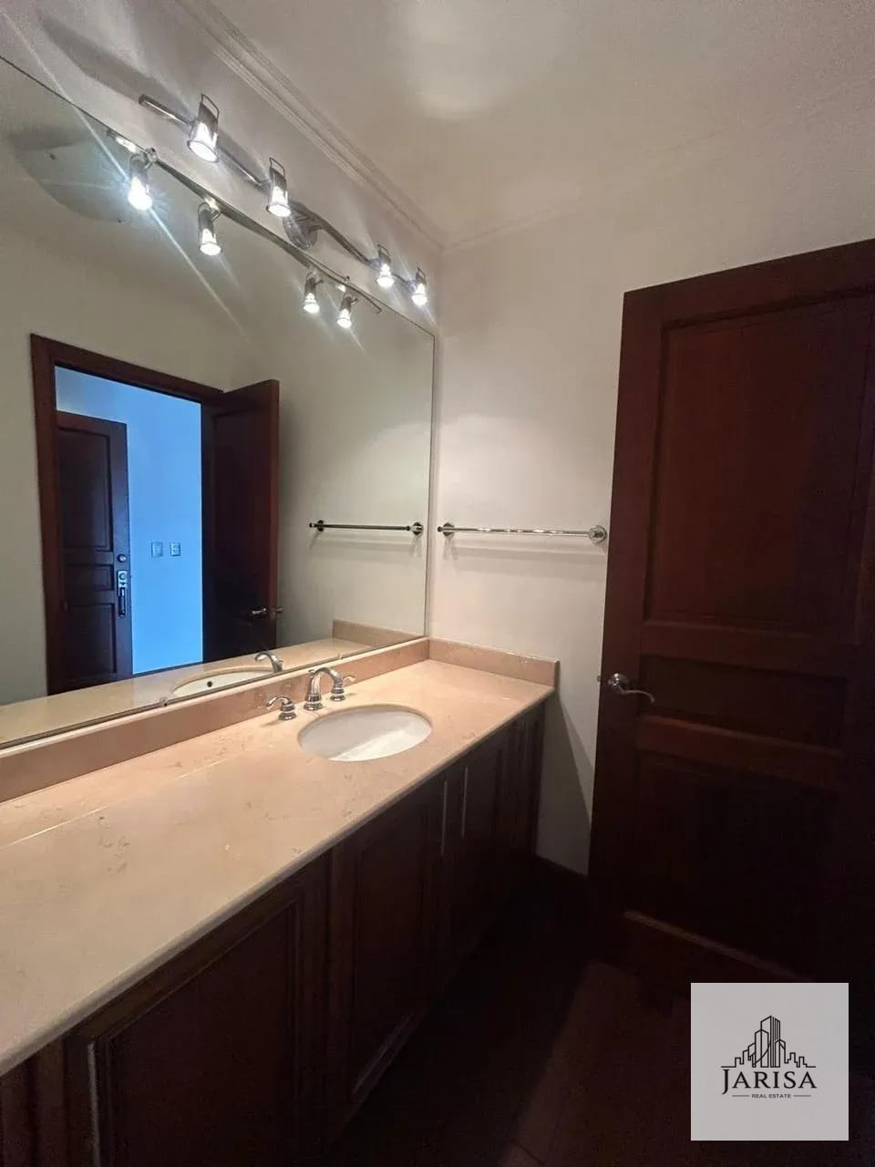 Amplio Apartamento Avenida Las Americas — Apartamento en Alquiler en Zona 14, Guatemala, Ciudad — foto 9 de 12