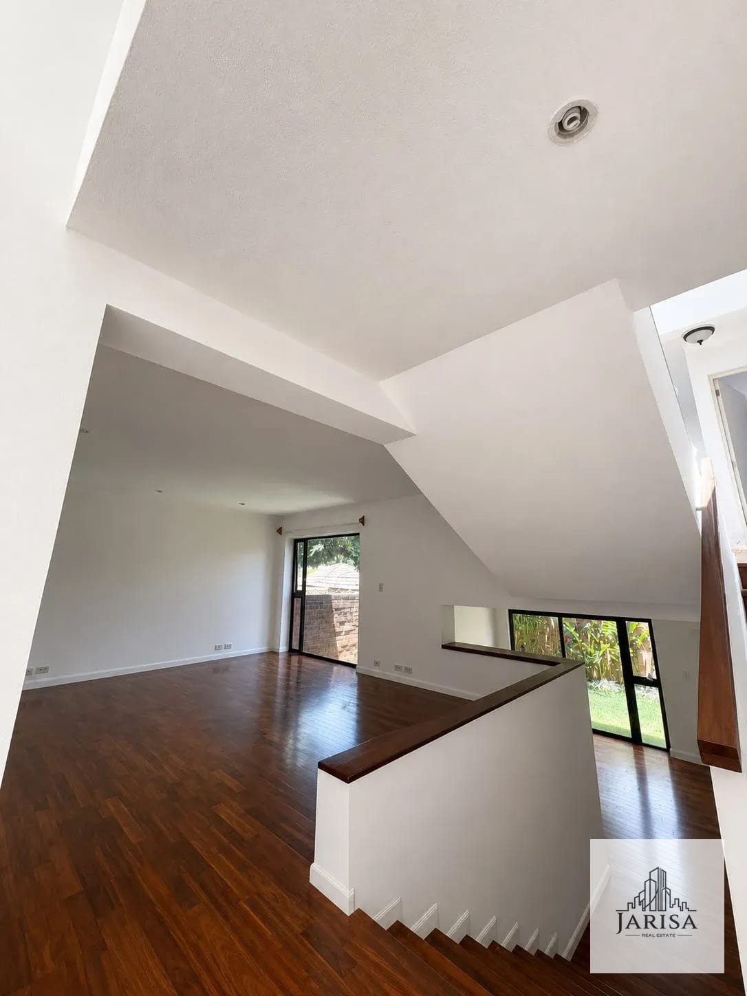 Linda Casa en Renta Elgin — Casa en Alquiler en Elgin, Zona 13, Guatemala, Ciudad — foto 1 de 12