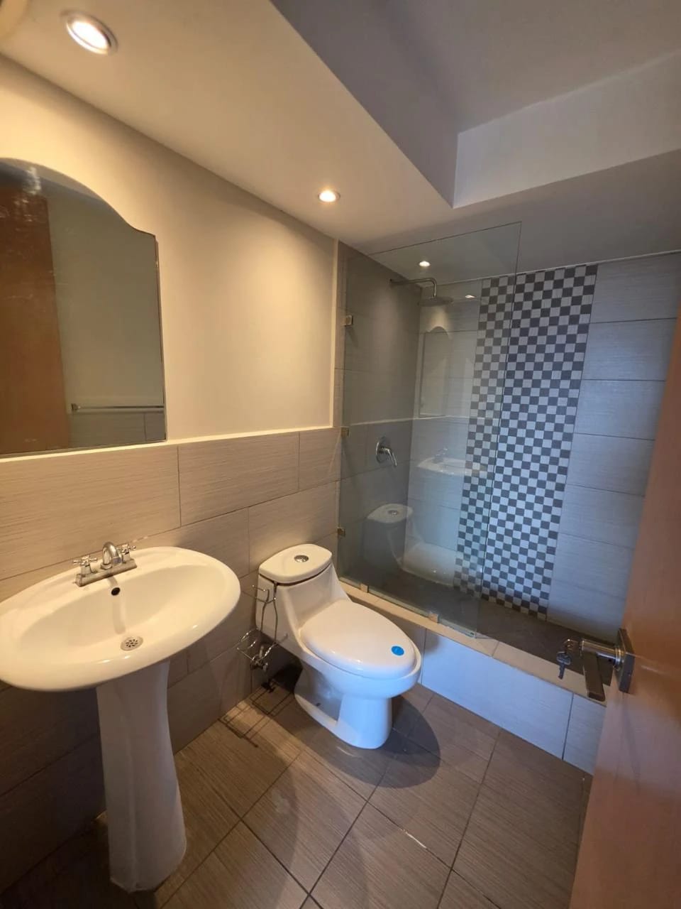 Apto en renta en zona 14!! — Apartamento en Alquiler en Zona 14, Guatemala, Ciudad — foto 8 de 9