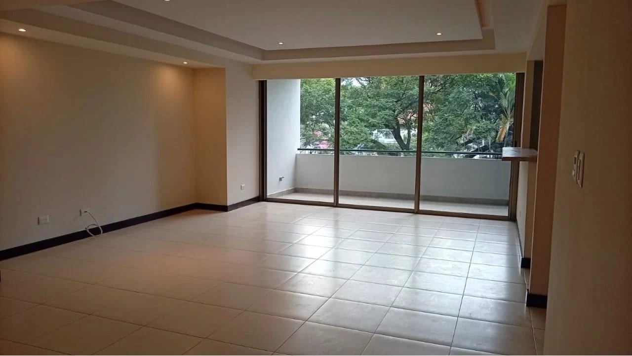 Apto en renta en zona 14, edificio antiguo — Apartamento en Alquiler en Zona 14, Guatemala, Ciudad — foto 3 de 8