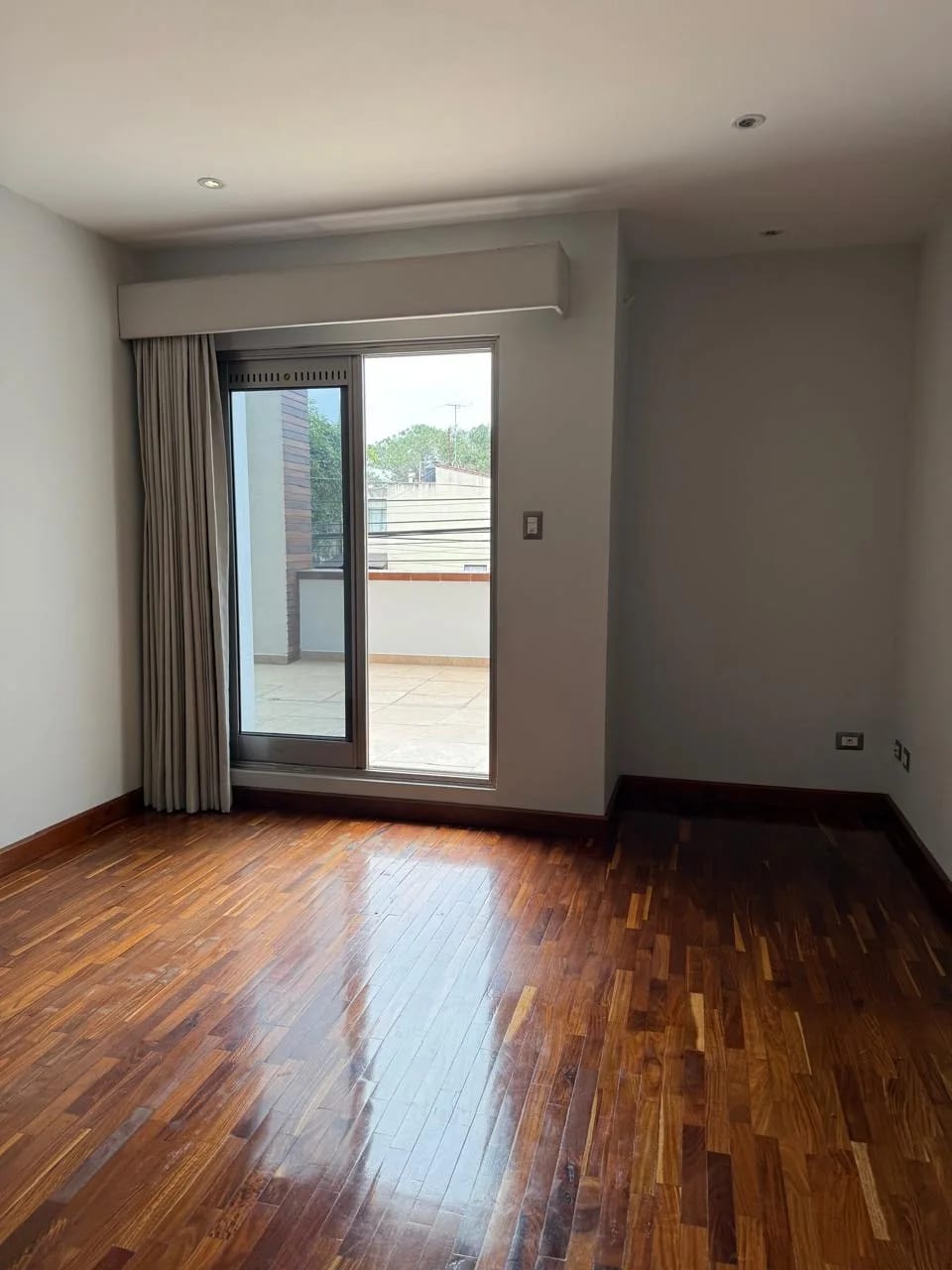 Apto en renta en zona 15 — Apartamento en Alquiler en Zona 15, Guatemala, Ciudad — foto 5 de 9