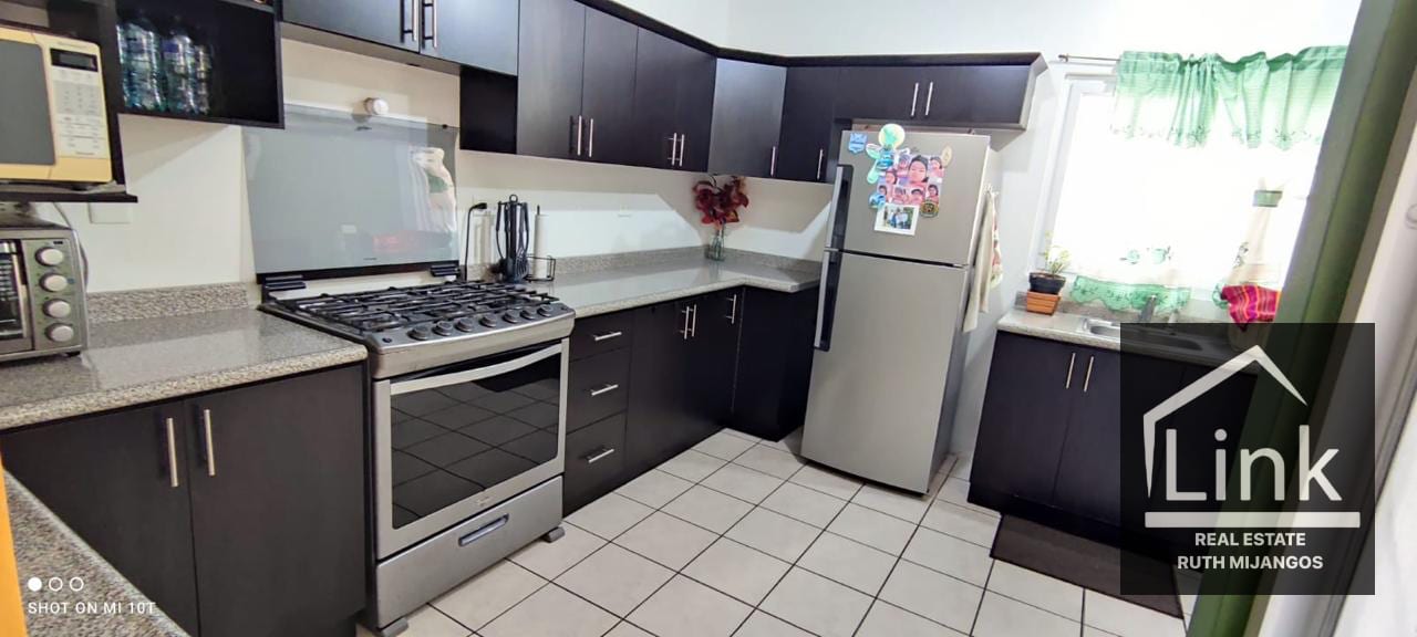 Casa en Venta Condado San Nicolás Zona 4 Mixco — Casa en Venta en Condado San Nicolás, Zona 4 Mixco, Guatemala, Ciudad — foto 4 de 17