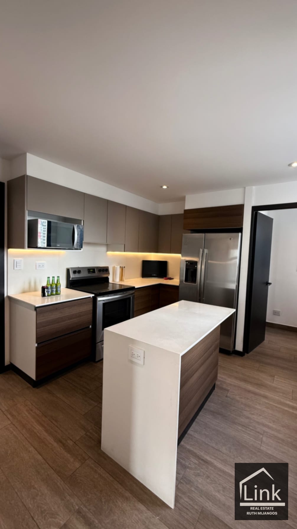 Espectacular Apartamento en Venta Zona 10 EDIFICIO IQ10 — Apartamento en Venta en IQ10, Zona 10, Guatemala, Ciudad — foto 1 de 11