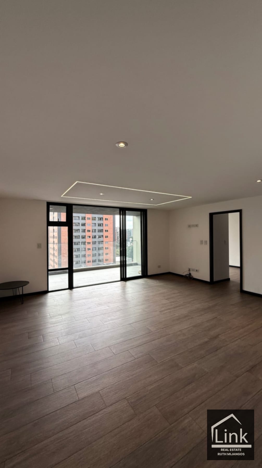 Espectacular Apartamento en Venta Zona 10 EDIFICIO IQ10 — Apartamento en Venta en IQ10, Zona 10, Guatemala, Ciudad — foto 2 de 11