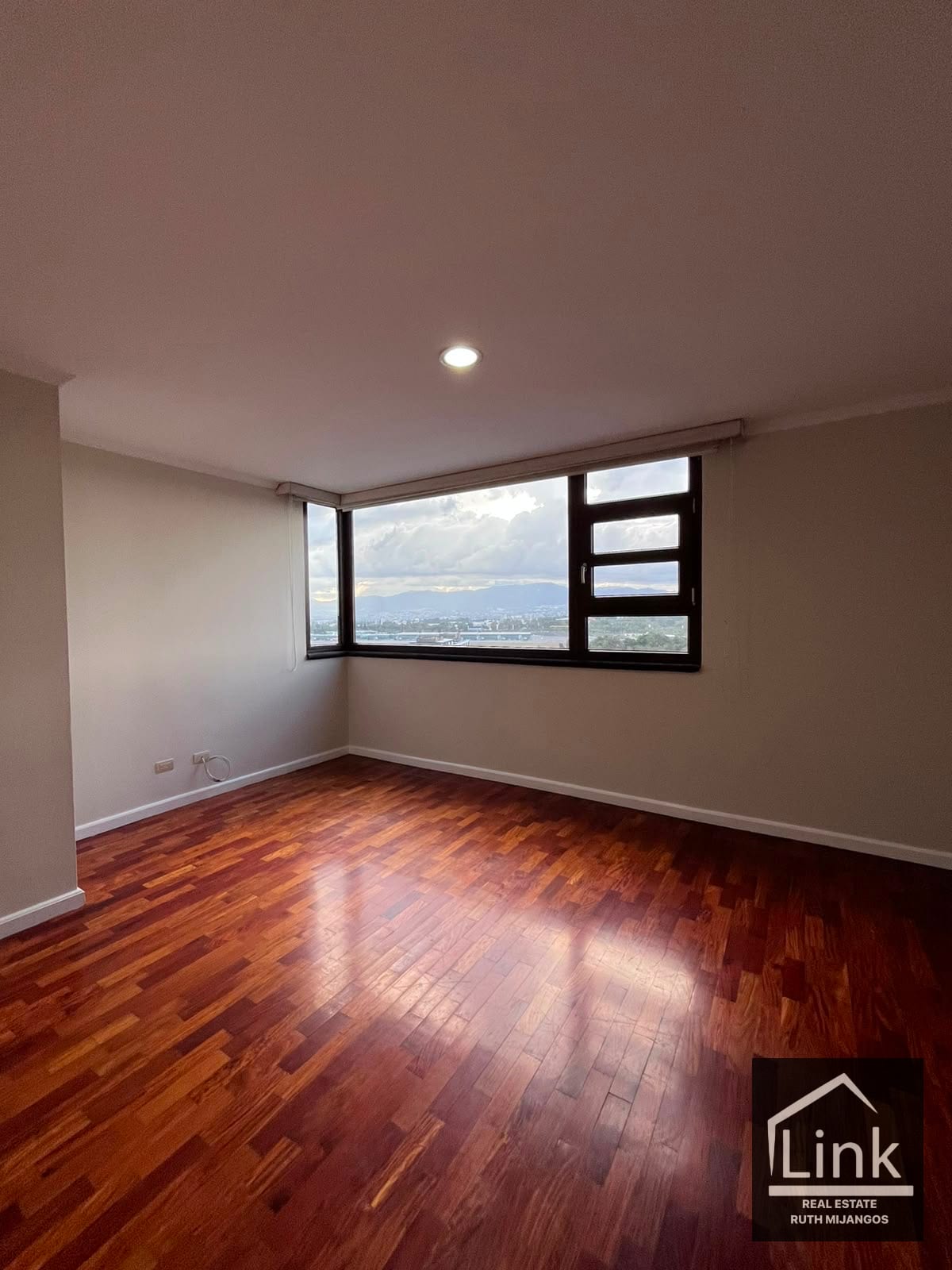 Precioso Apartamento en RENTA zona 14 — Apartamento en Alquiler en Santorini, Zona 14, Guatemala, Ciudad — foto 14 de 15
