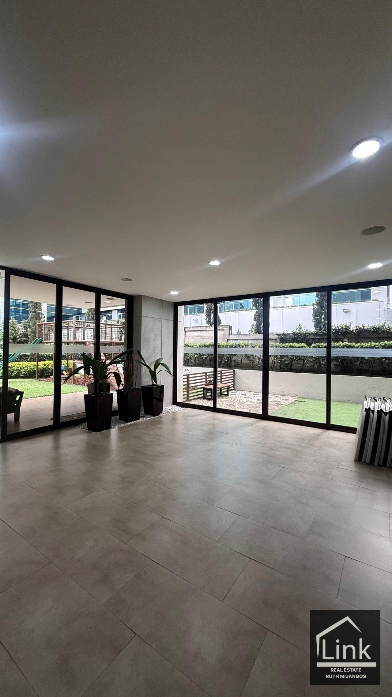 ALQUILER de Apartamento Amueblado Zona 10 — Apartamento en Alquiler en Veinti4, Zona 10, Guatemala, Ciudad — foto 9 de 11