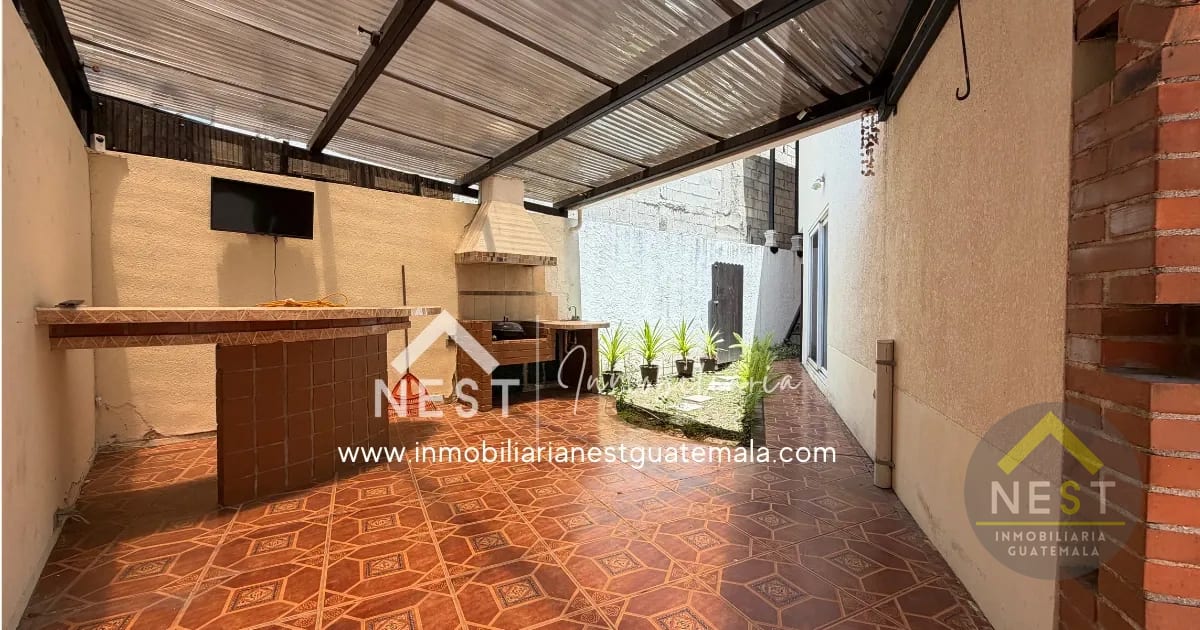 Amplia casa en Venta de 4 habitaciones y 5 parqueos | San Cristóbal — Casa en Venta en Zona 8 Mixco, Guatemala, Ciudad — foto 5 de 17