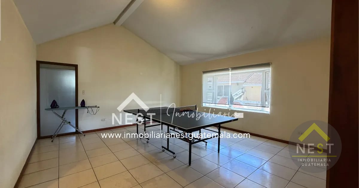 Amplia casa en Venta de 4 habitaciones y 5 parqueos | San Cristóbal — Casa en Venta en Zona 8 Mixco, Guatemala, Ciudad — foto 12 de 17