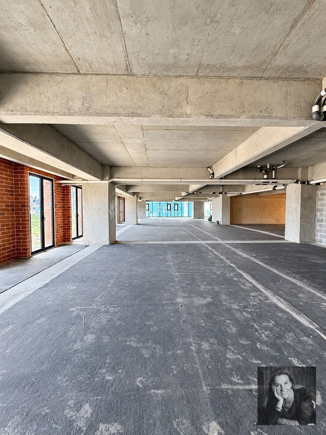 Oficinas en venta Zona 10 Guatemala con parqueos y bodegas — Oficina en Venta en Zona 10, Guatemala, Ciudad — foto 1 de 9