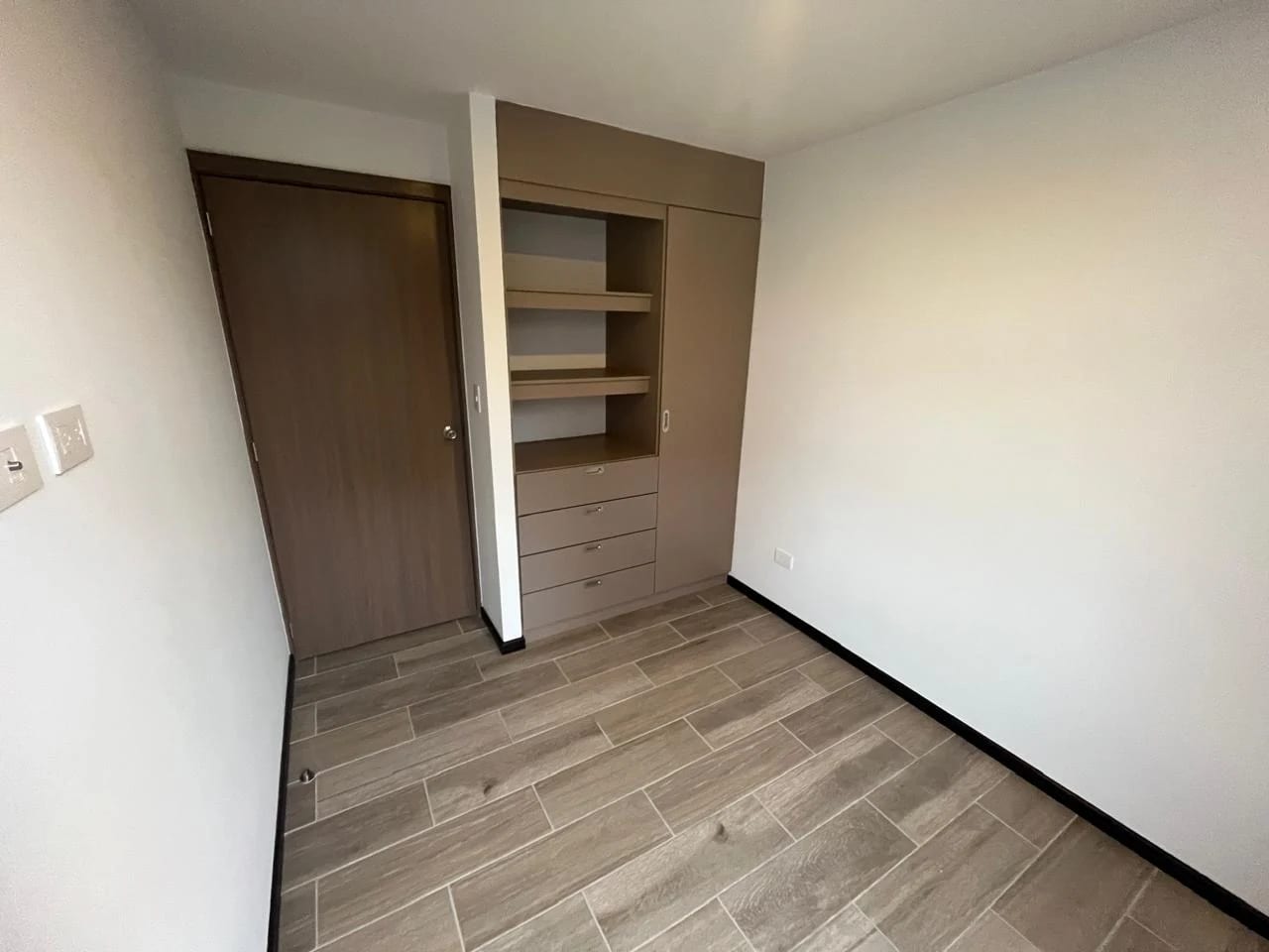 Apartamento en Alquiler, BIKO zon a 10 — Apartamento en Alquiler en Zona 10, Guatemala, Ciudad — foto 5 de 11