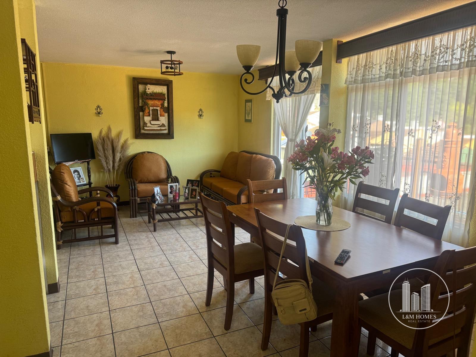 Linda casa en venta en Villas de la Meseta - 1