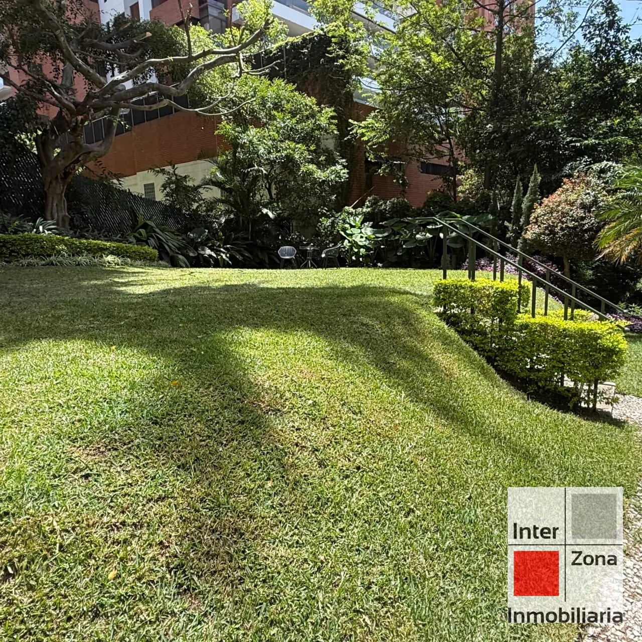 Renta de apartamento en edificio Ibiza, Zona 14 — Apartamento en Alquiler en Ibiza, Zona 14, Guatemala, Ciudad — foto 3 de 7