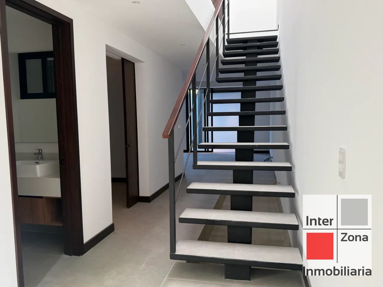Renta de casa en Molié, Zona 10 — Casa en Alquiler en Zona 10, Guatemala, Ciudad — foto 16 de 17