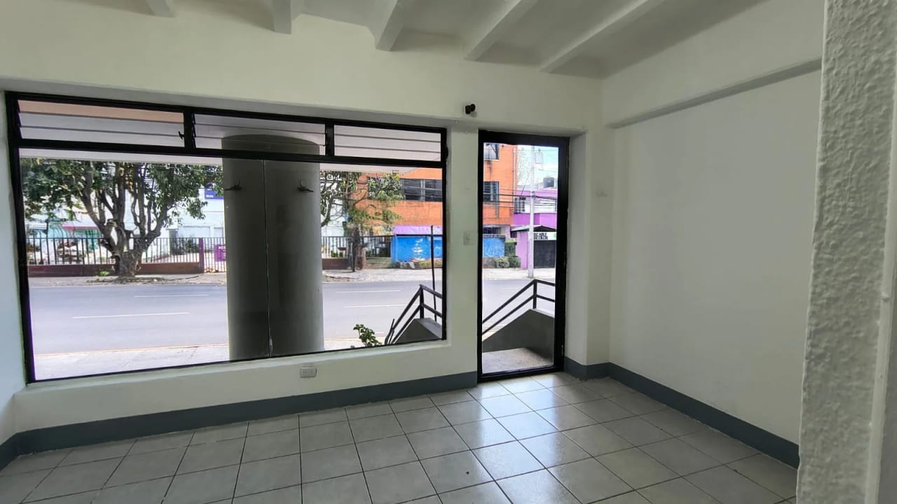 Alquilo Local Comercial Z. 10 — Local en Alquiler en Plaza Buró, Zona 10, Guatemala, Ciudad — foto 2 de 4