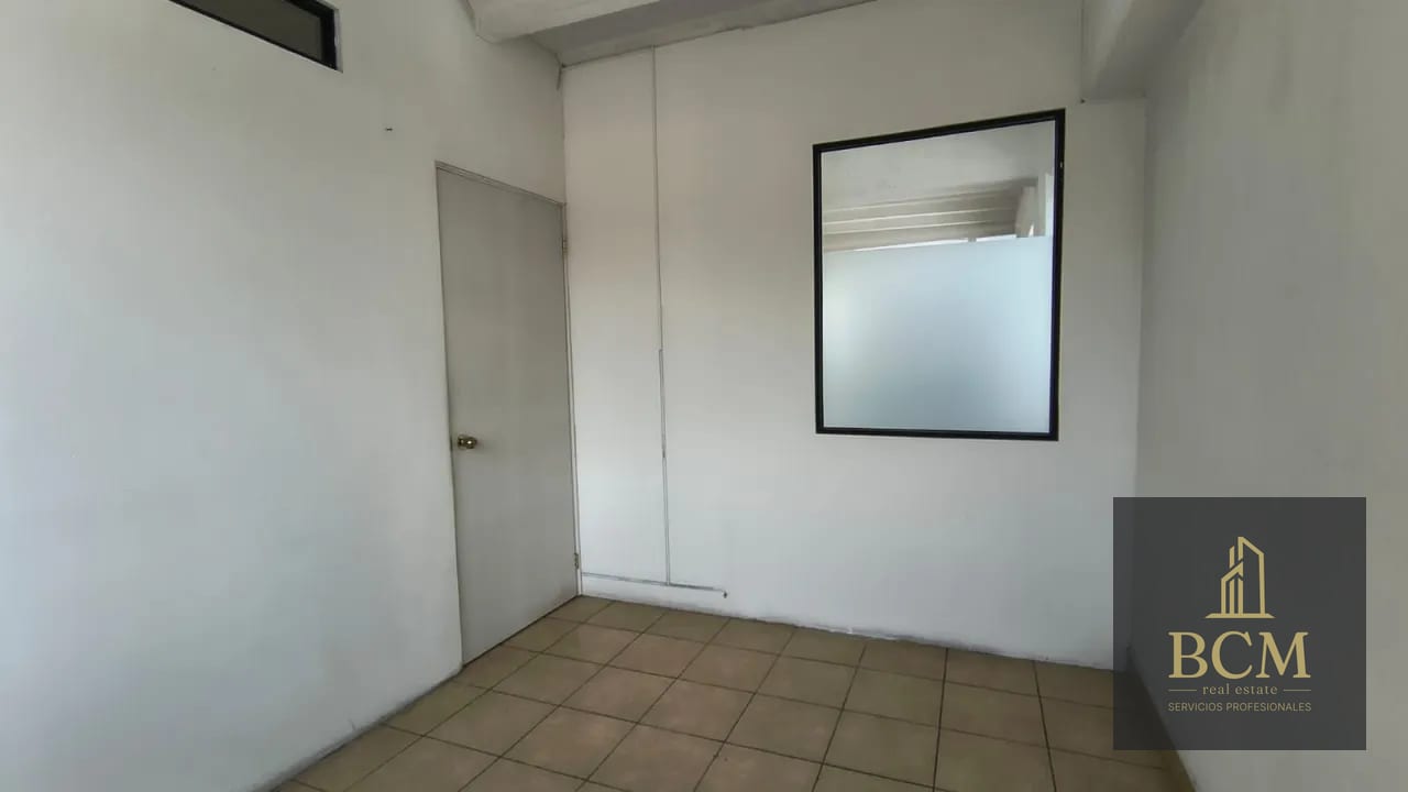 Rento/Vendo Oficina Z.10 — Oficina en Alquiler en Plaza Buró, Zona 10, Guatemala, Ciudad — foto 4 de 5