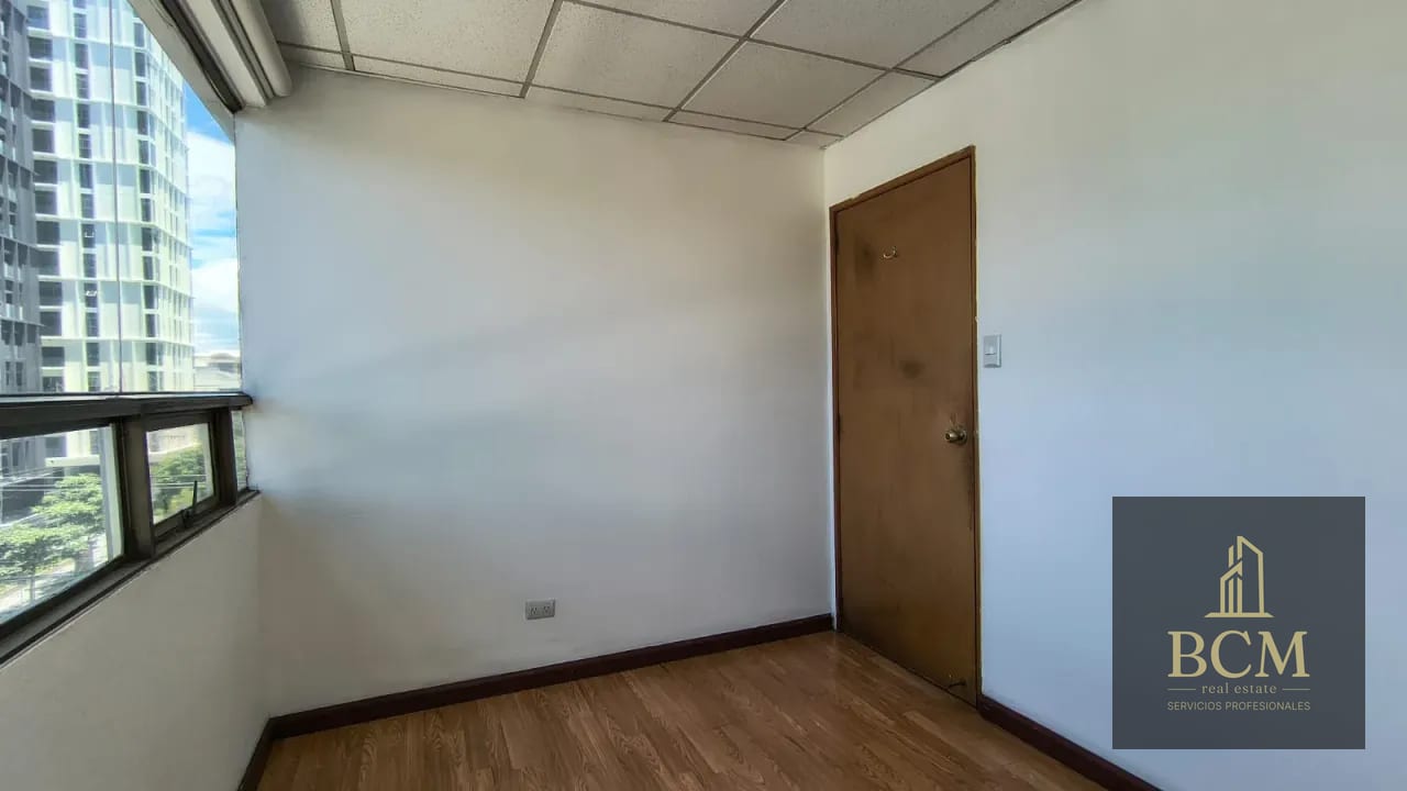 Rento Clínica Médica Zona 10 — Clínica en Alquiler en Santa Clara II, Zona 10, Guatemala, Ciudad — foto 5 de 9
