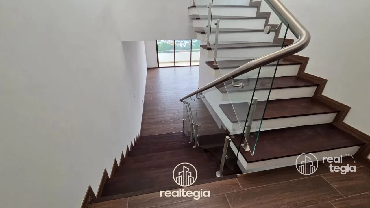 CASAS ALTOS DE LOMAS DE SAN ISIDRO ZONA 16 — Casa en Venta en Zona 16, Guatemala, Ciudad — foto 7 de 17