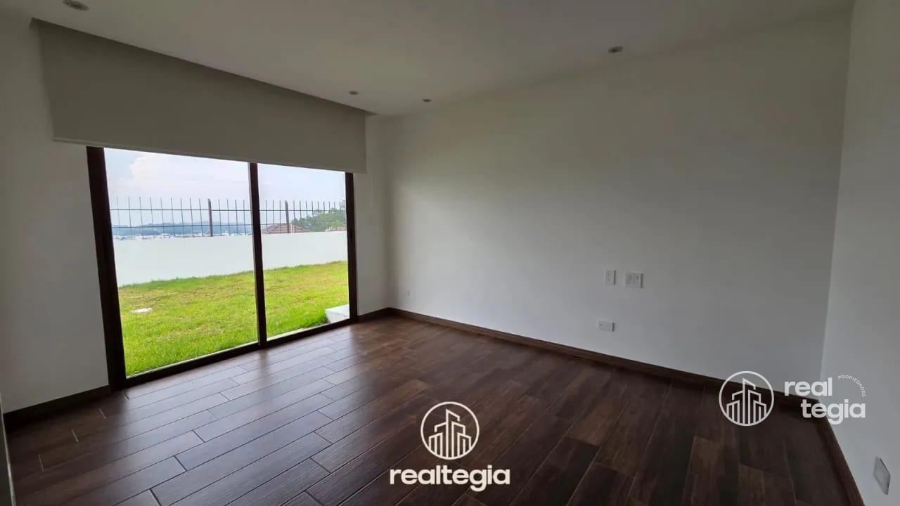 CASAS ALTOS DE LOMAS DE SAN ISIDRO ZONA 16 — Casa en Venta en Zona 16, Guatemala, Ciudad — foto 12 de 17