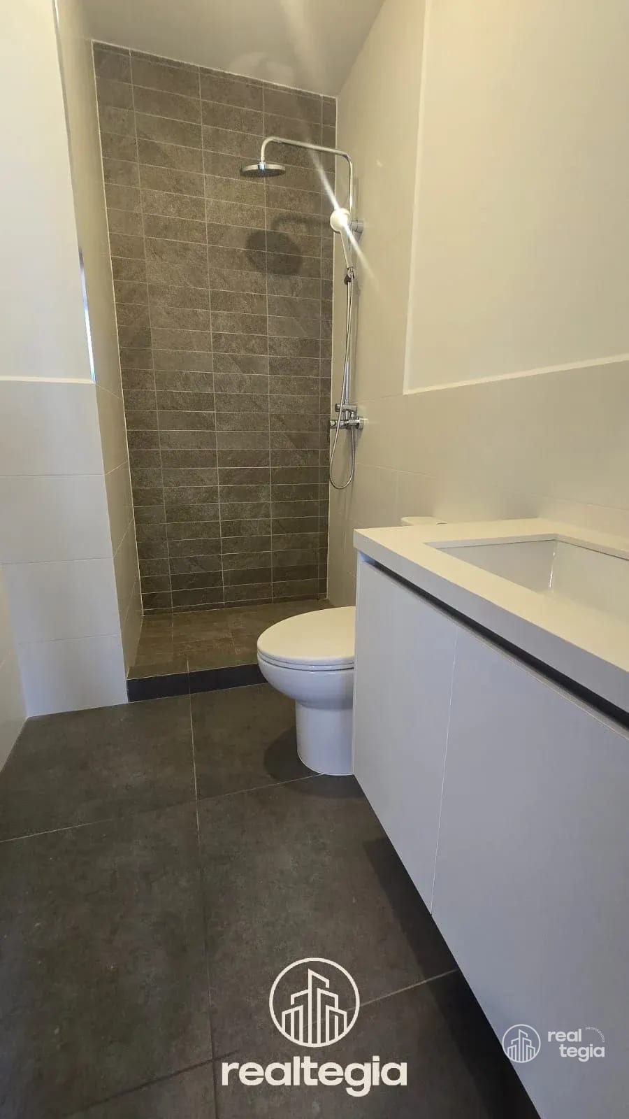 APARTAMENTO LIRIOS DE CAYALÁ ZONA 16 — Apartamento en Venta en Zona 16, Guatemala, Ciudad — foto 9 de 9