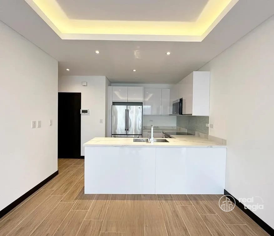 APARTAMENTO EN LIRIOS DE CAYALÁ ZONA 16 — Apartamento en Alquiler en Zona 16, Guatemala, Ciudad — foto 1 de 4