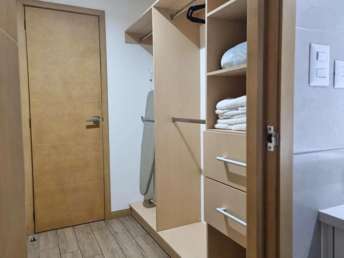 Apartamento Amueblado en Venta Zona 10 cod. CA36515 — Apartamento en Venta en Zona 10, Guatemala, Ciudad — foto 5 de 11