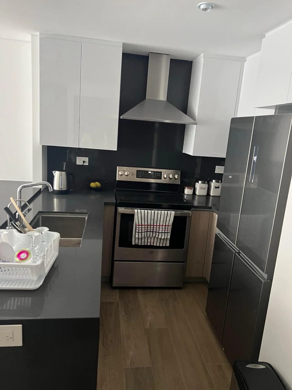 Apartamento Amueblado en Renta Zona 10 cod.CA36555 — Apartamento en Alquiler en Zona 10, Guatemala, Ciudad — foto 5 de 17