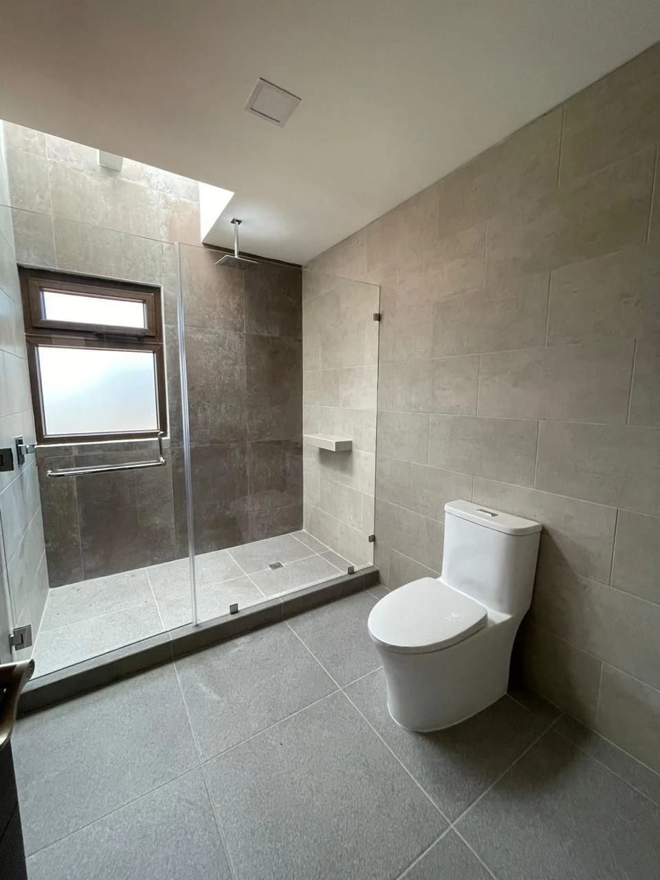 Vendo casa dentro de condominio en zona 15 — Casa en Venta en Zona 15, Guatemala, Ciudad — foto 7 de 10