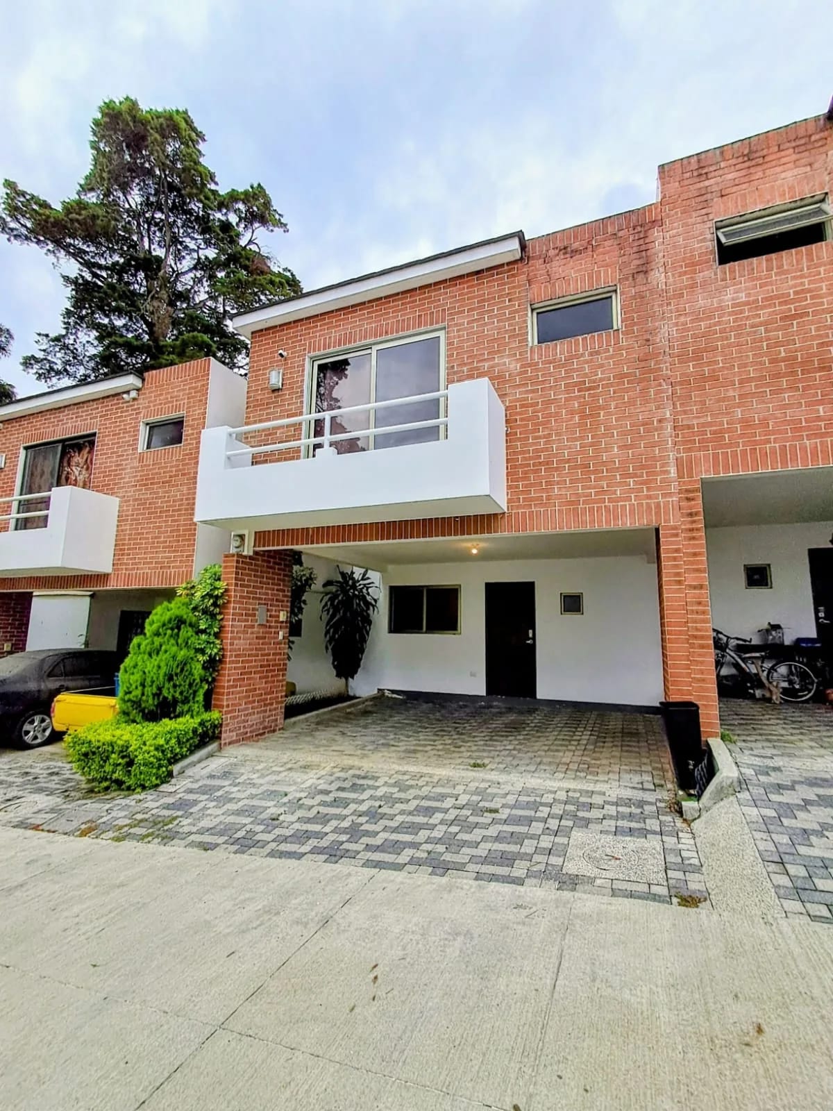 Casa en VENTA en Tanta Premier, Cuchilla del Carmen, Santa Catarina Pinula — Casa en Venta en Santa Catarina Pinula, Guatemala, Ciudad — foto 1 de 17