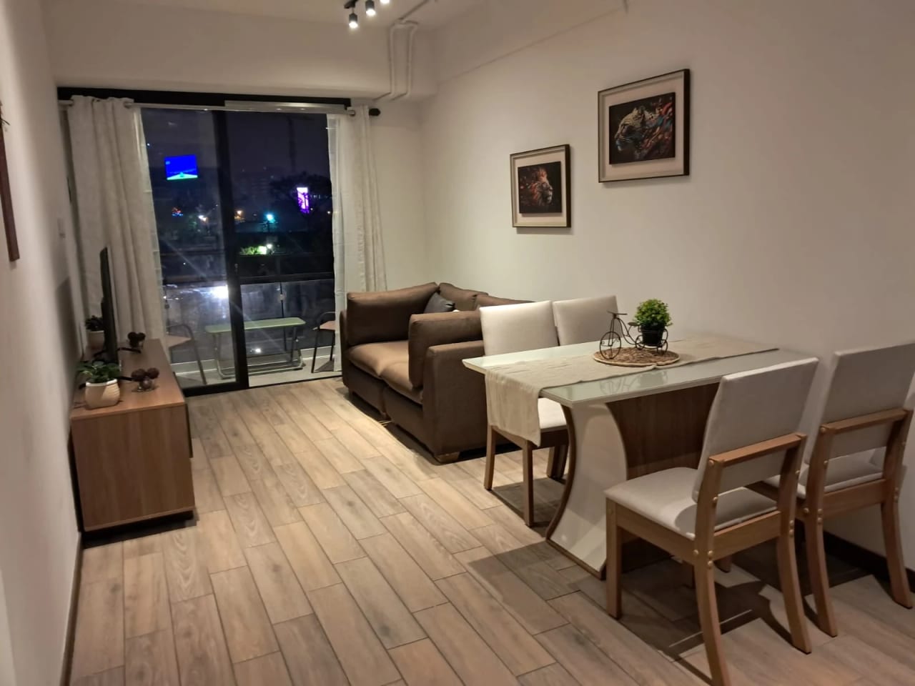 Apartamento amueblado en Inara Cuatro Norte Zona 4 — Apartamento en Alquiler en Inara Cuatro Norte, Zona 4, Guatemala, Ciudad — foto 4 de 17