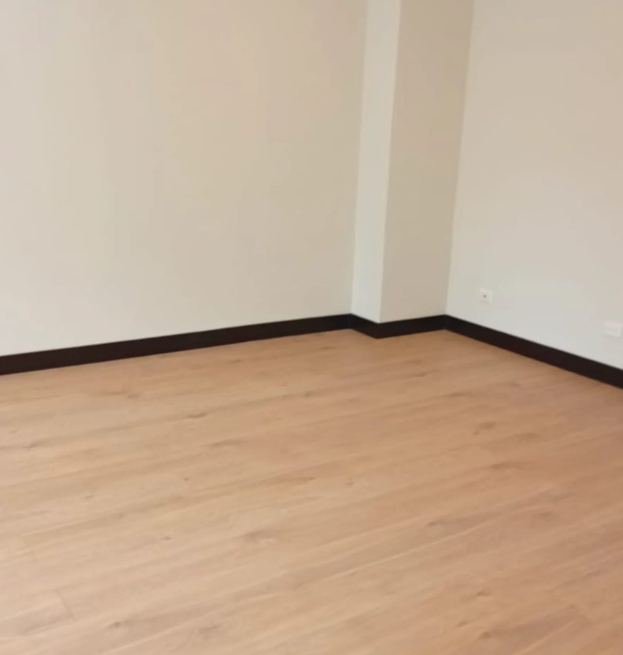 Oficina en Renta - Edificio Cobella Zona 14 — Oficina en Alquiler en Cobella, Zona 14, Guatemala, Ciudad — foto 4 de 10