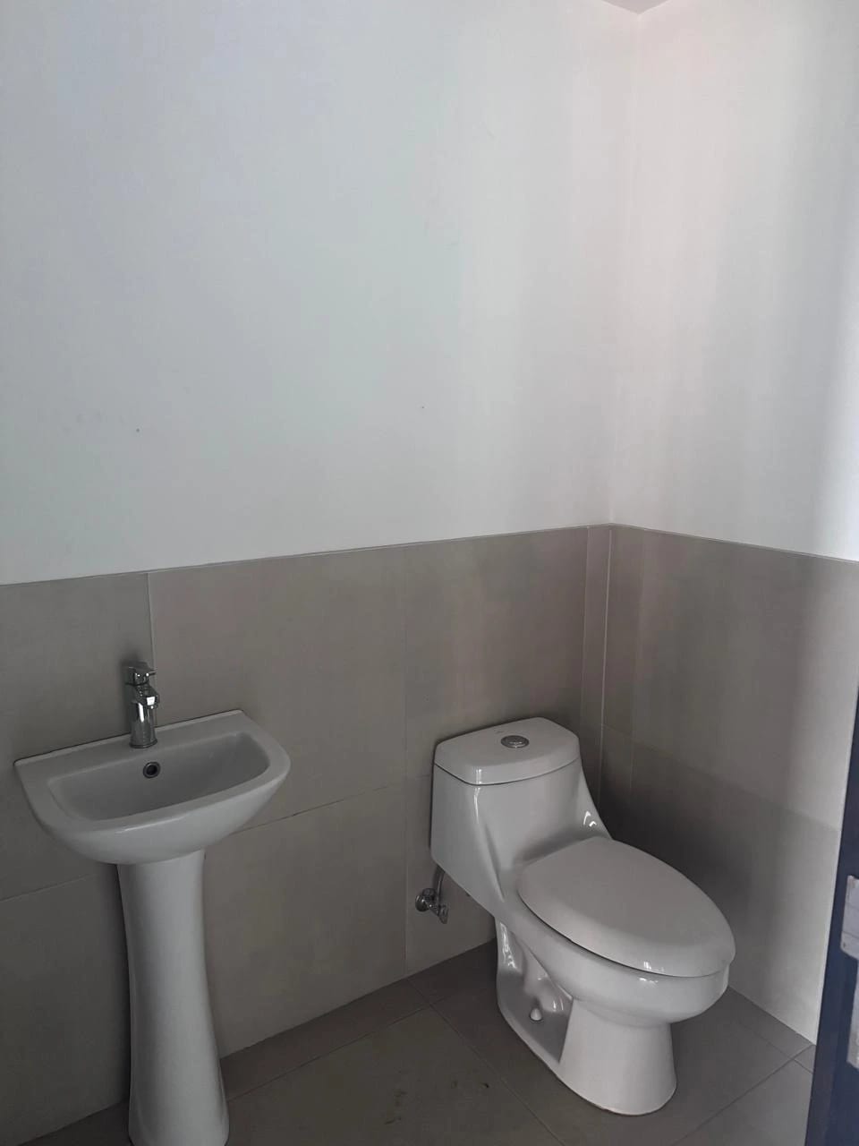 Oficina en Renta – Vasanta Business Center, Zona 10 — Oficina en Alquiler en Vasanta, Zona 10, Guatemala, Ciudad — foto 6 de 9