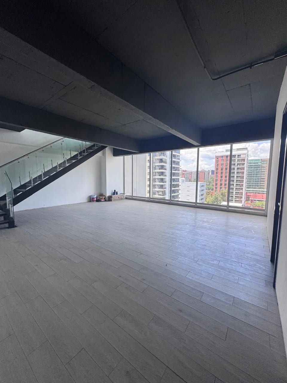 Oficina en Renta – Vasanta Business Center, Zona 10 — Oficina en Alquiler en Vasanta, Zona 10, Guatemala, Ciudad — foto 1 de 9