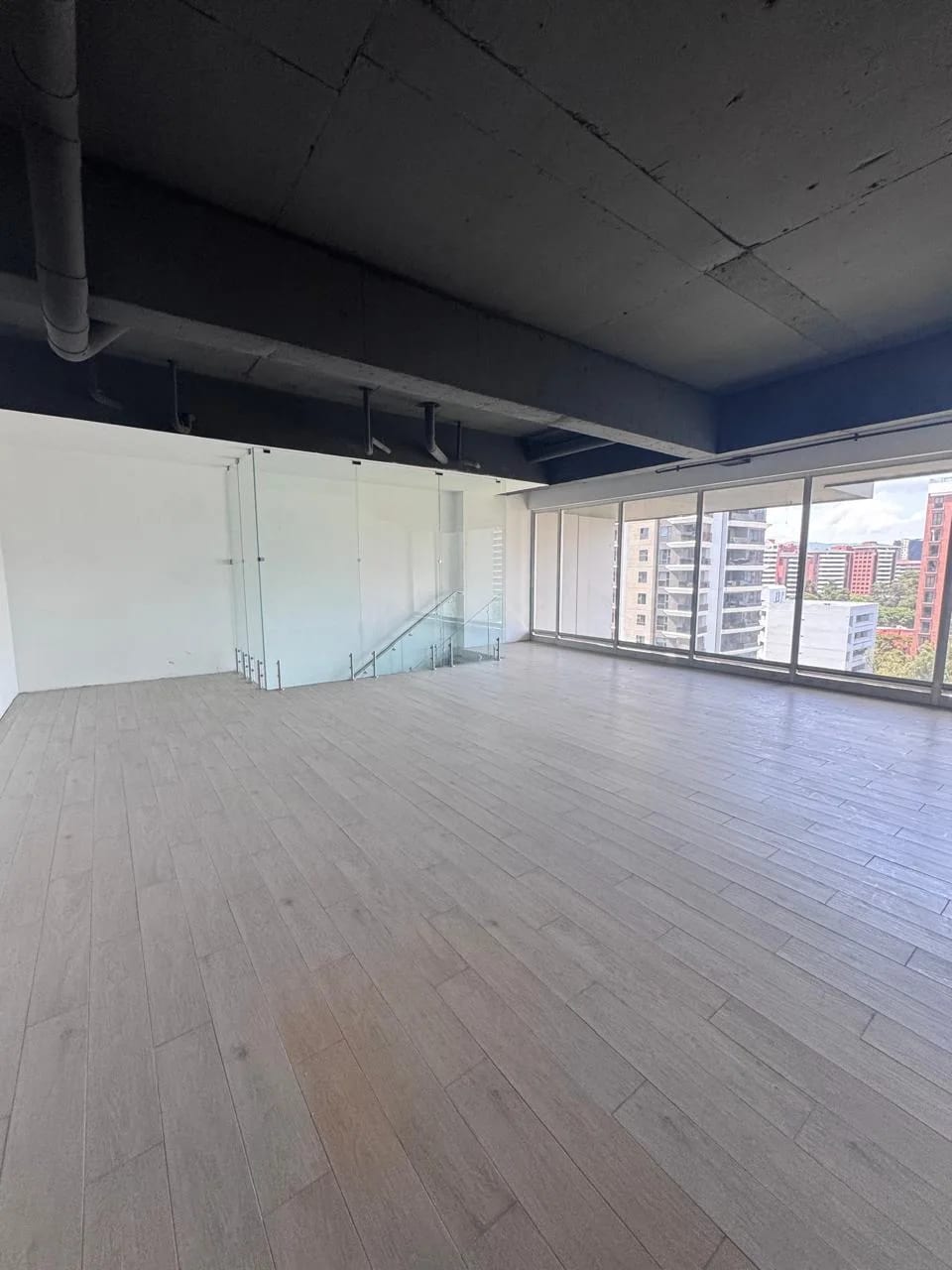 Oficina en Renta – Vasanta Business Center, Zona 10 — Oficina en Alquiler en Vasanta, Zona 10, Guatemala, Ciudad — foto 2 de 9
