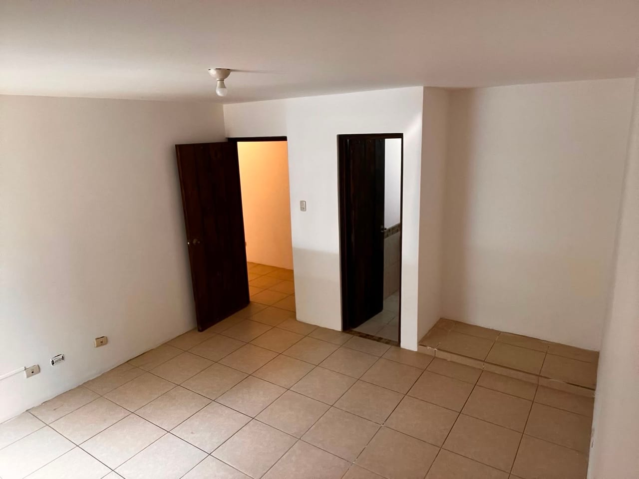 Residencia en Venta | Hacienda Nueva Country Club — Casa en Venta en Carretera a El Salvador, Guatemala, Ciudad — foto 4 de 17