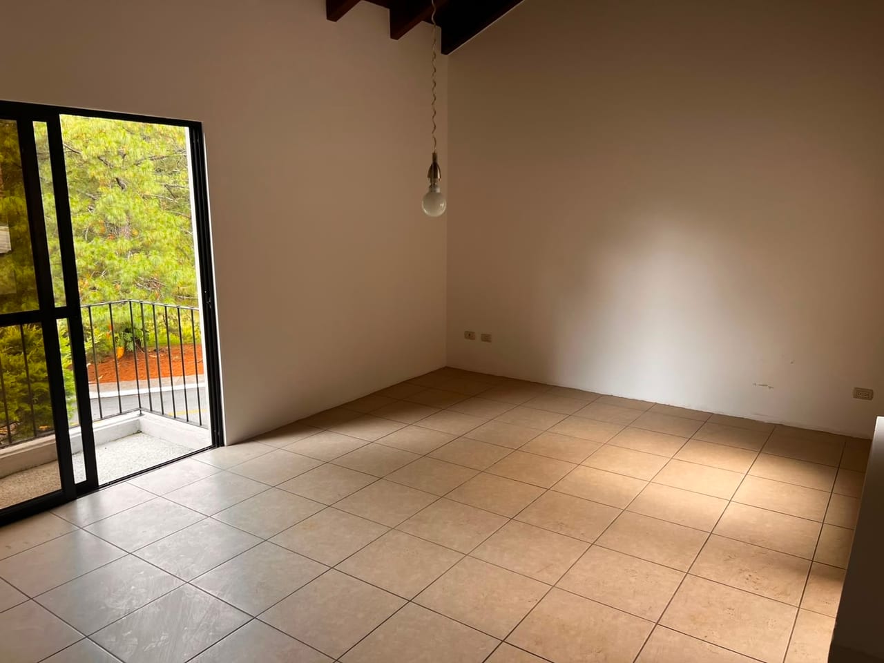 Residencia en Venta | Hacienda Nueva Country Club — Casa en Venta en Carretera a El Salvador, Guatemala, Ciudad — foto 7 de 17